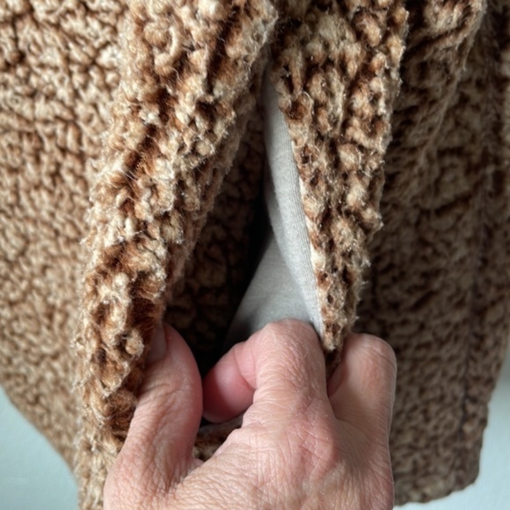 Thread And Supply Top Size Medium Snuggly, Soft G… - image 8